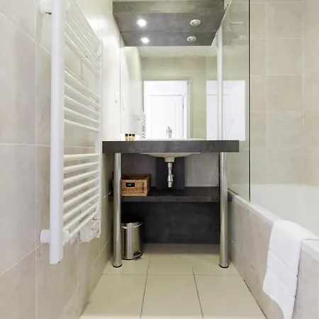 Greg Yourhosthelper Apartment *