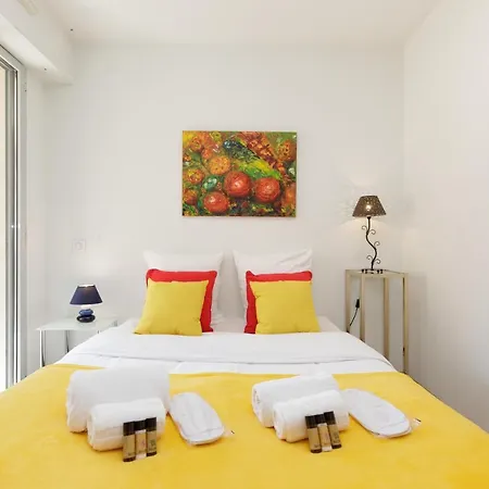 Greg Yourhosthelper * Cannes