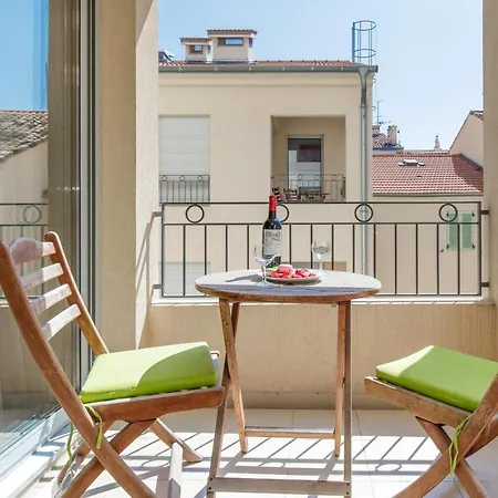 Greg Yourhosthelper Cannes