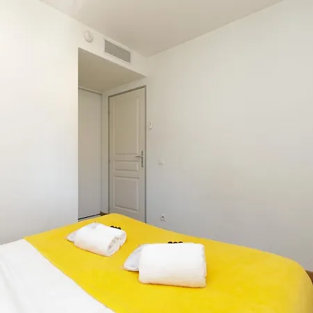 Greg Yourhosthelper Apartament